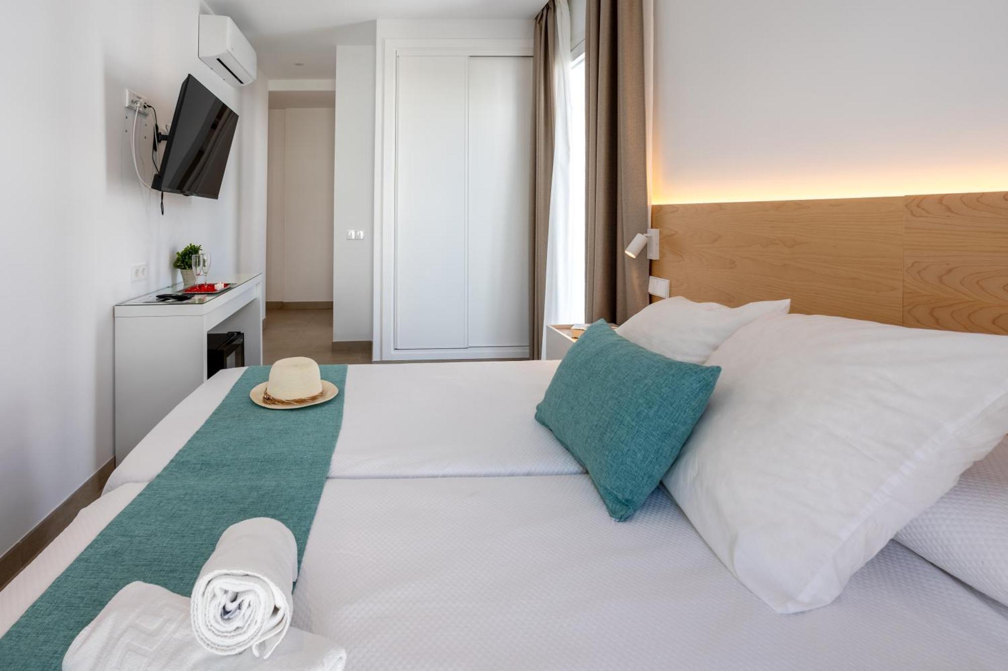 Hotel Oasis Centro Conil De La Frontera Eksteriør billede